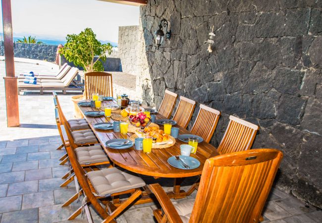 Villa in Playa Blanca - 217 - Casa Cacti (LH217) Villa in Playa Blanca - 217 - Casa Cacti (LH217)