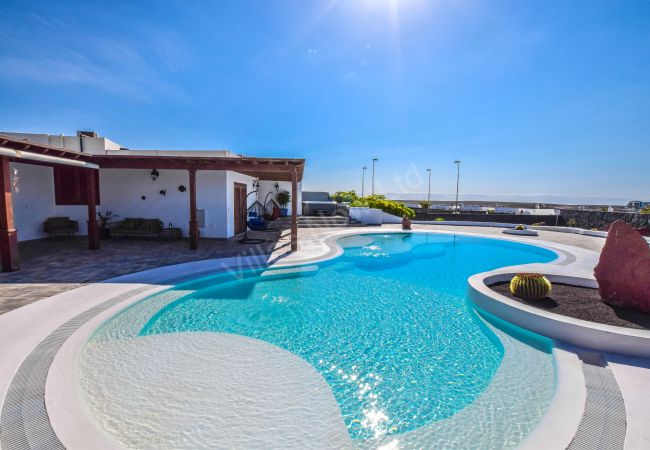 Villa in Playa Blanca - 217 - Casa Cacti (LH217) Villa in Playa Blanca - 217 - Casa Cacti (LH217)