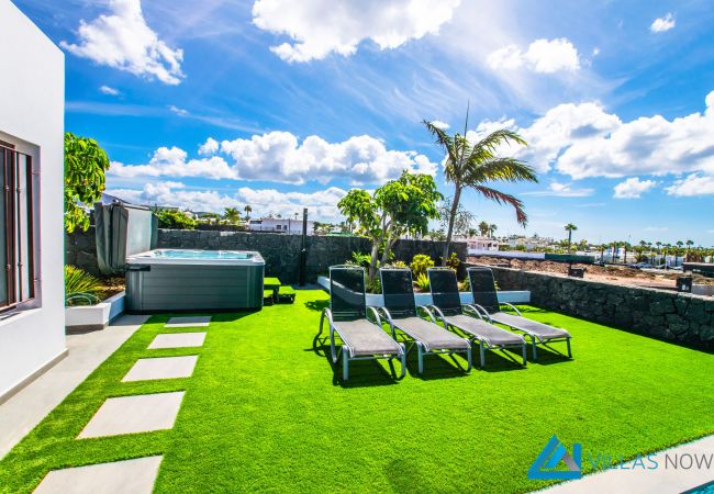 Villa in Playa Blanca - 222 - Villa Noches De Luna (LH222) Villa in Playa Blanca - 222 - Villa Noches De Luna (LH222)