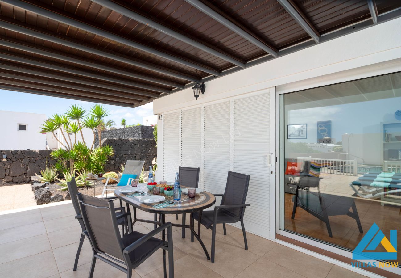 Casa Blanca - Outdoor Dining 