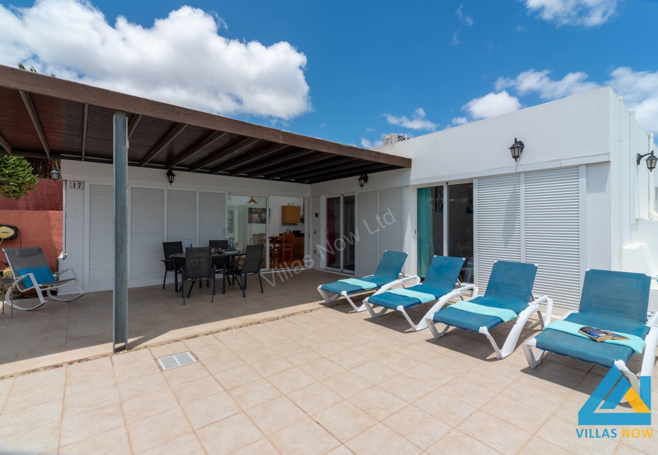 Casa Blanca - Terrace & Sun Loungers 